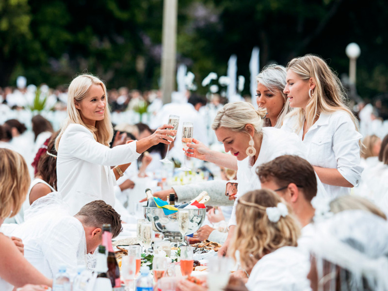 source: Le Diner en Blanc website